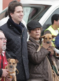 La Comunidad promueve la adopción de mascotas frente a las compras capricho en Navidad